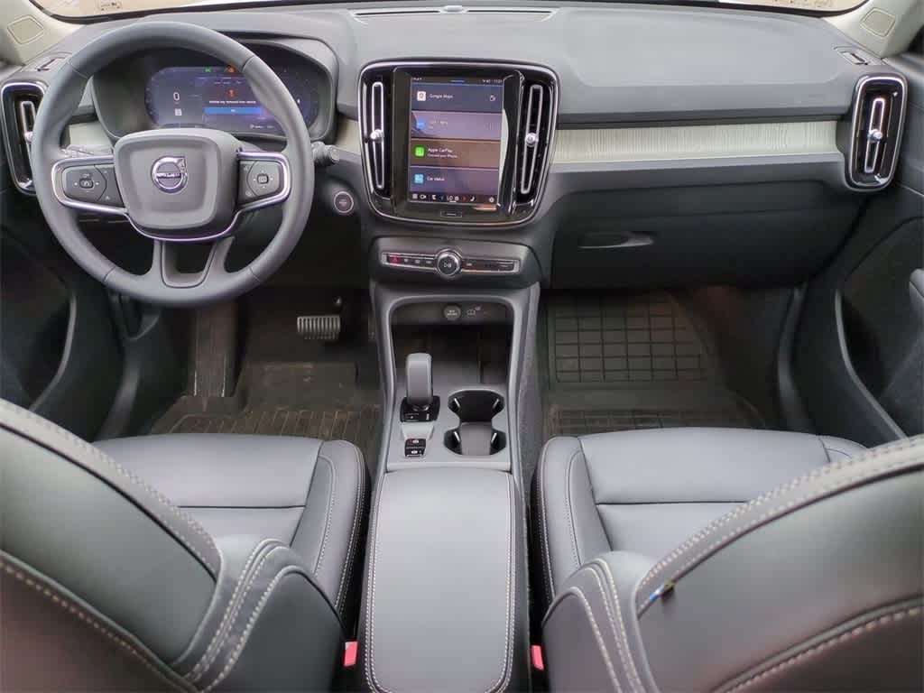 Thumbnail: 2025 Volvo XC40 - 13