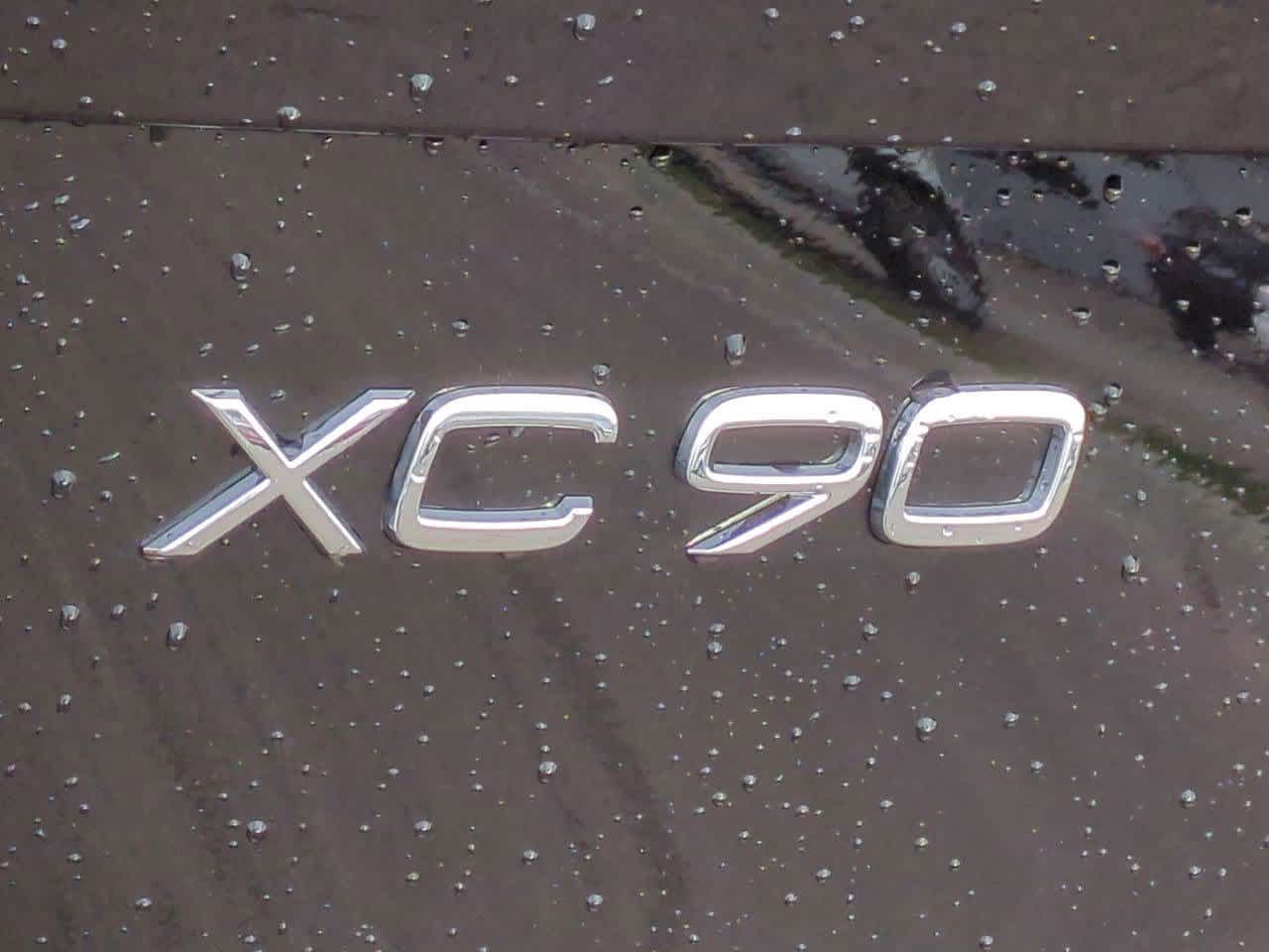 2025 Volvo XC90 T8 Plus 11