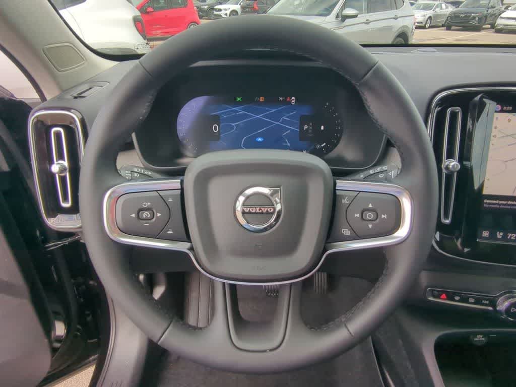 Thumbnail: 2026 Volvo XC40 - 21