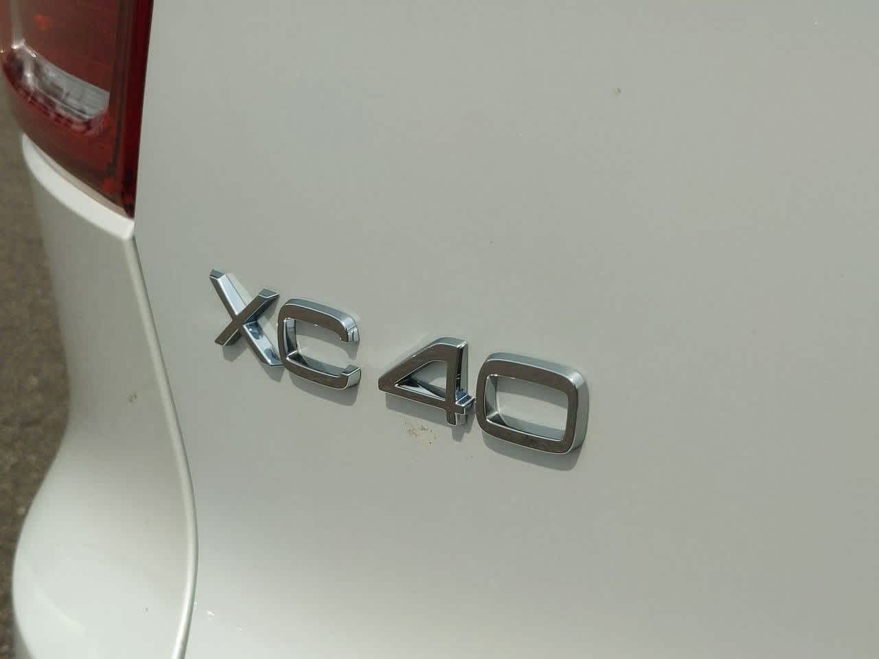 Thumbnail: 2025 Volvo XC40 - 11