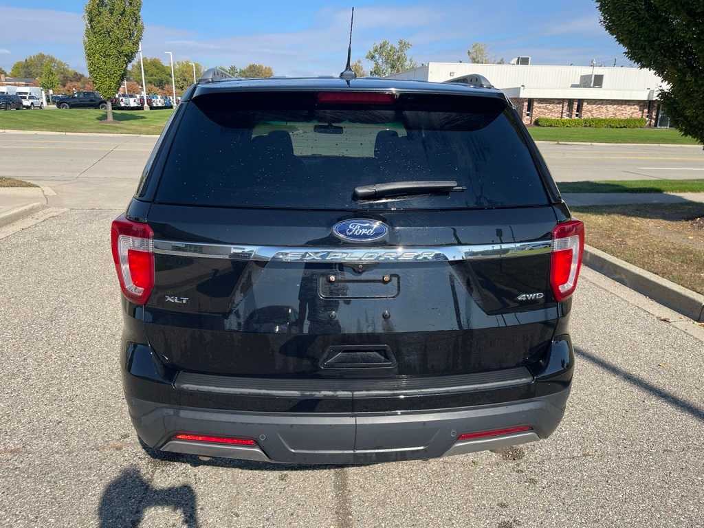 2019 Ford Explorer XLT photo 4