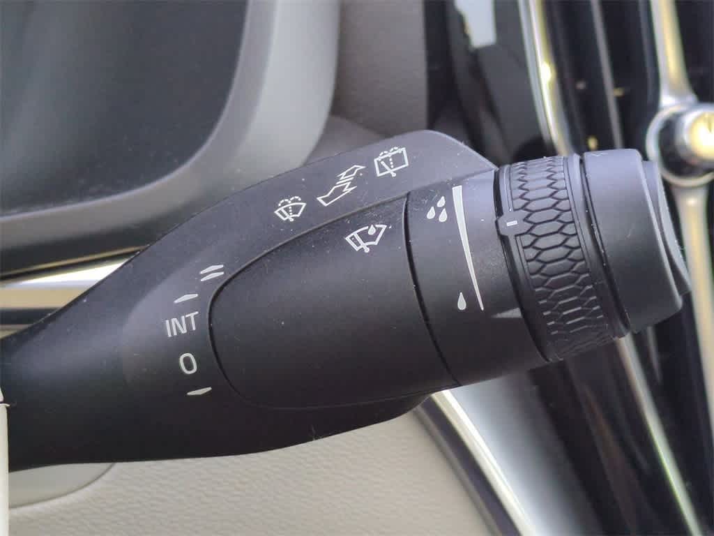 Thumbnail: 2025 Volvo XC60 - 25