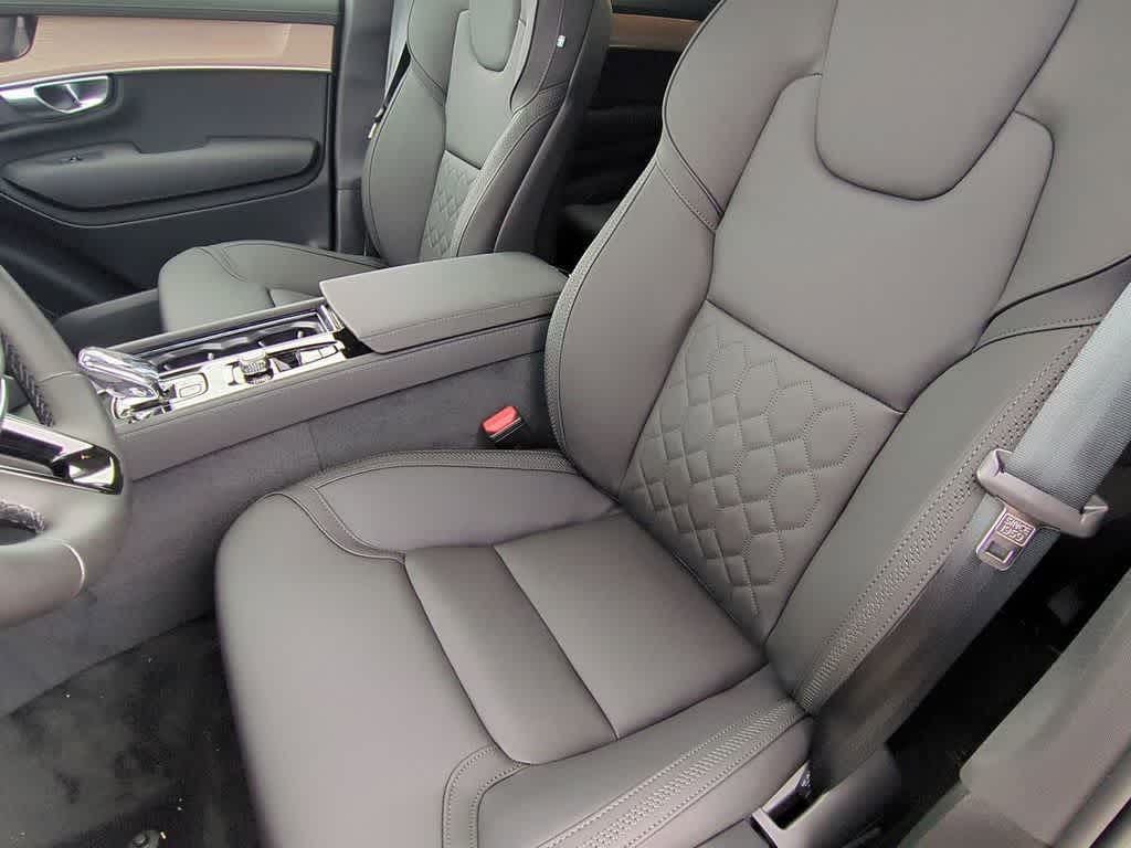 Thumbnail: 2026 Volvo XC90 - 14