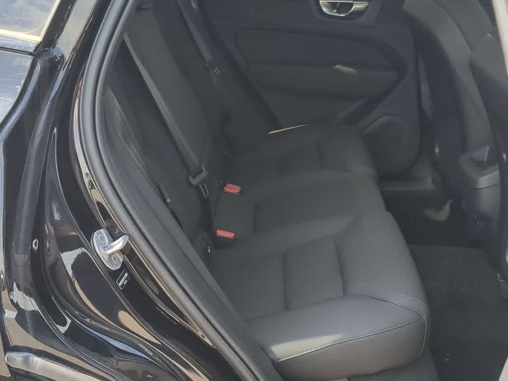 Thumbnail: 2026 Volvo XC60 - 19