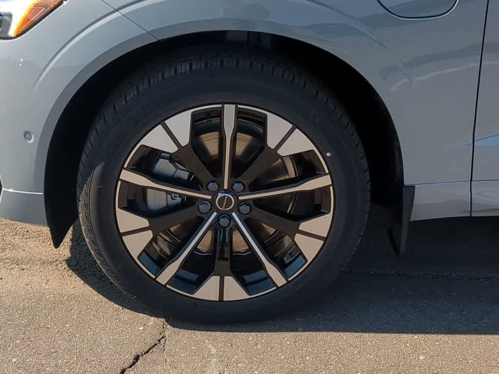 Thumbnail: 2026 Volvo XC60 - 13