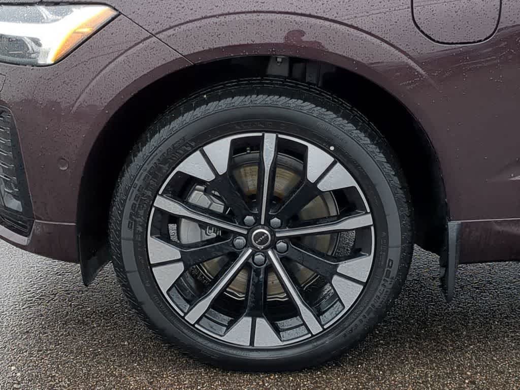 Thumbnail: 2026 Volvo XC60 - 13