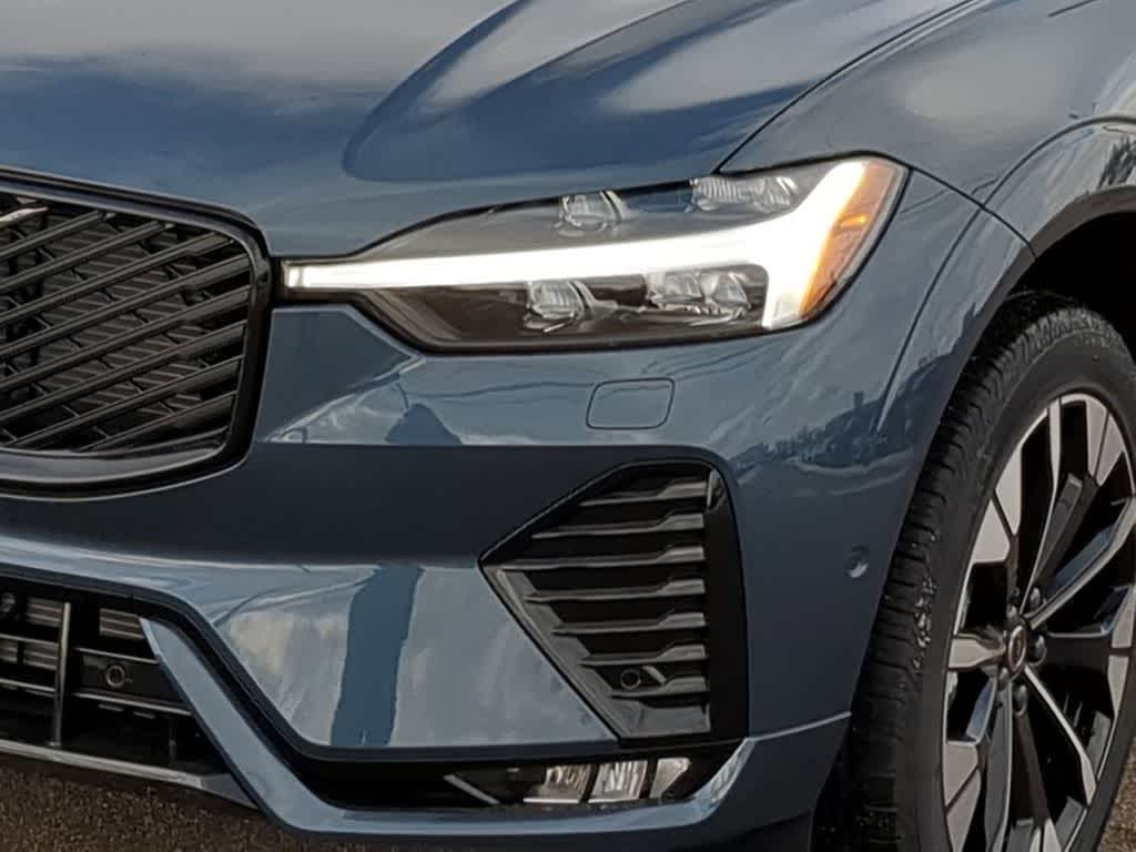 Thumbnail: 2026 Volvo XC60 - 10