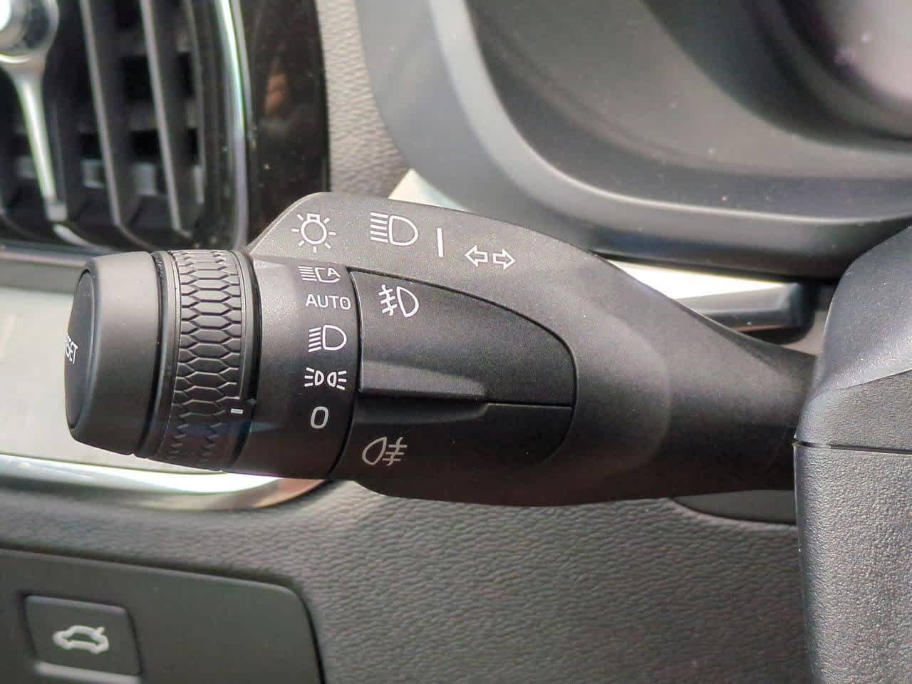 Thumbnail: 2025 Volvo XC60 - 26
