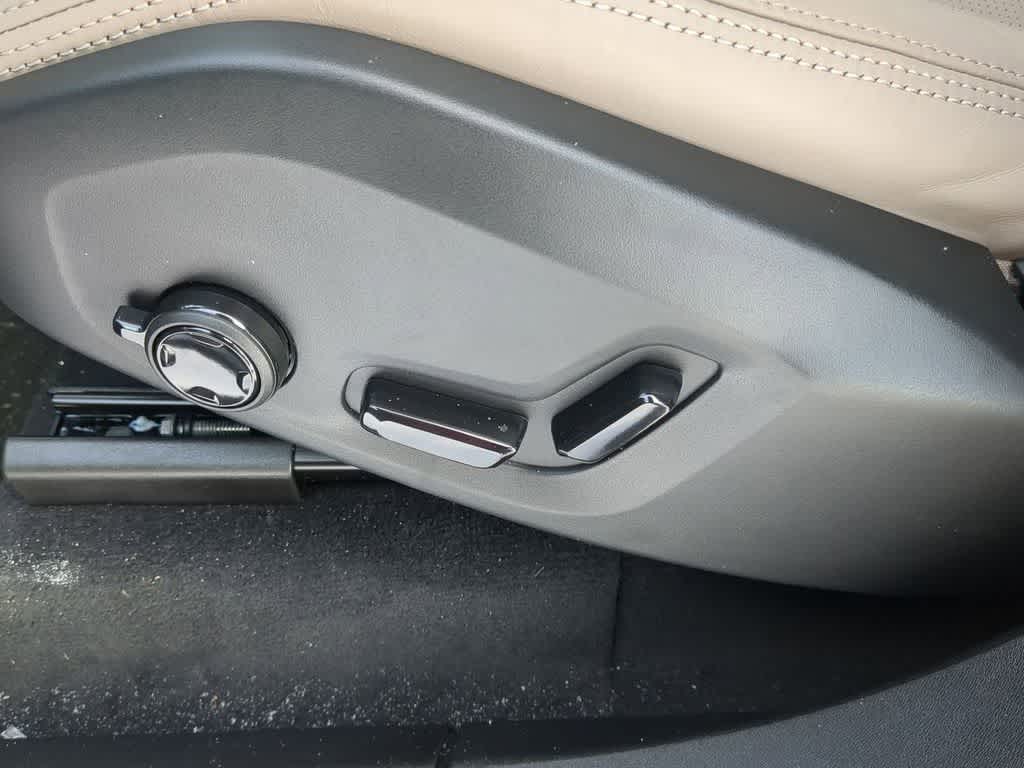 Thumbnail: 2026 Volvo XC90 - 9