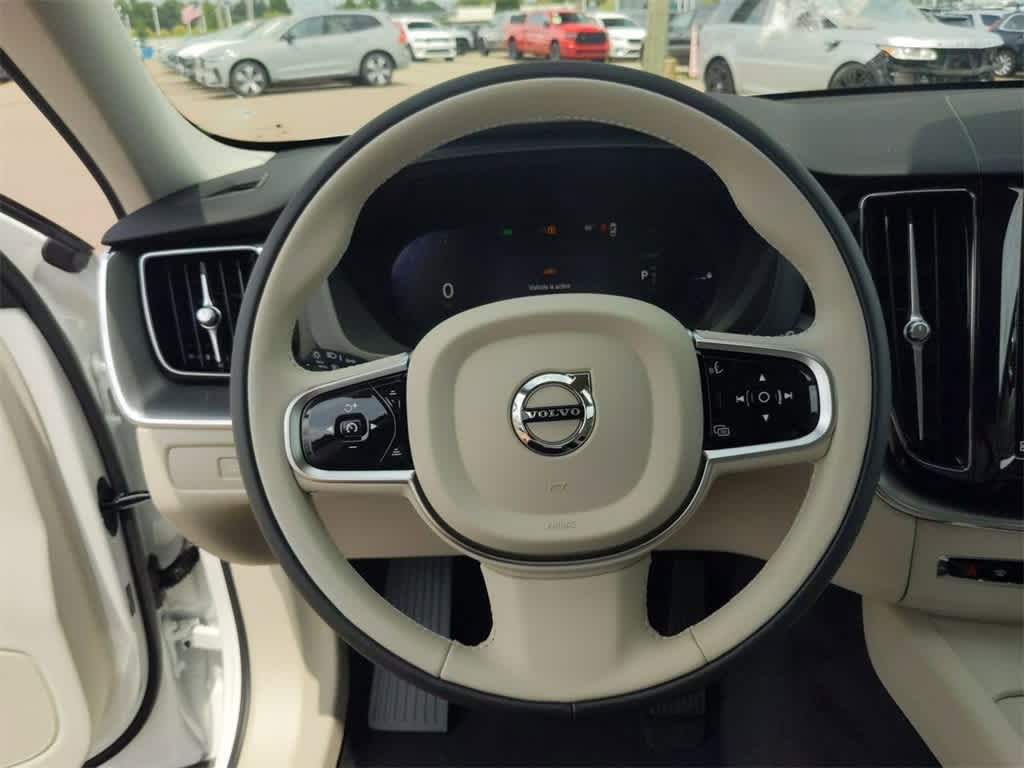 Thumbnail: 2025 Volvo XC60 - 20