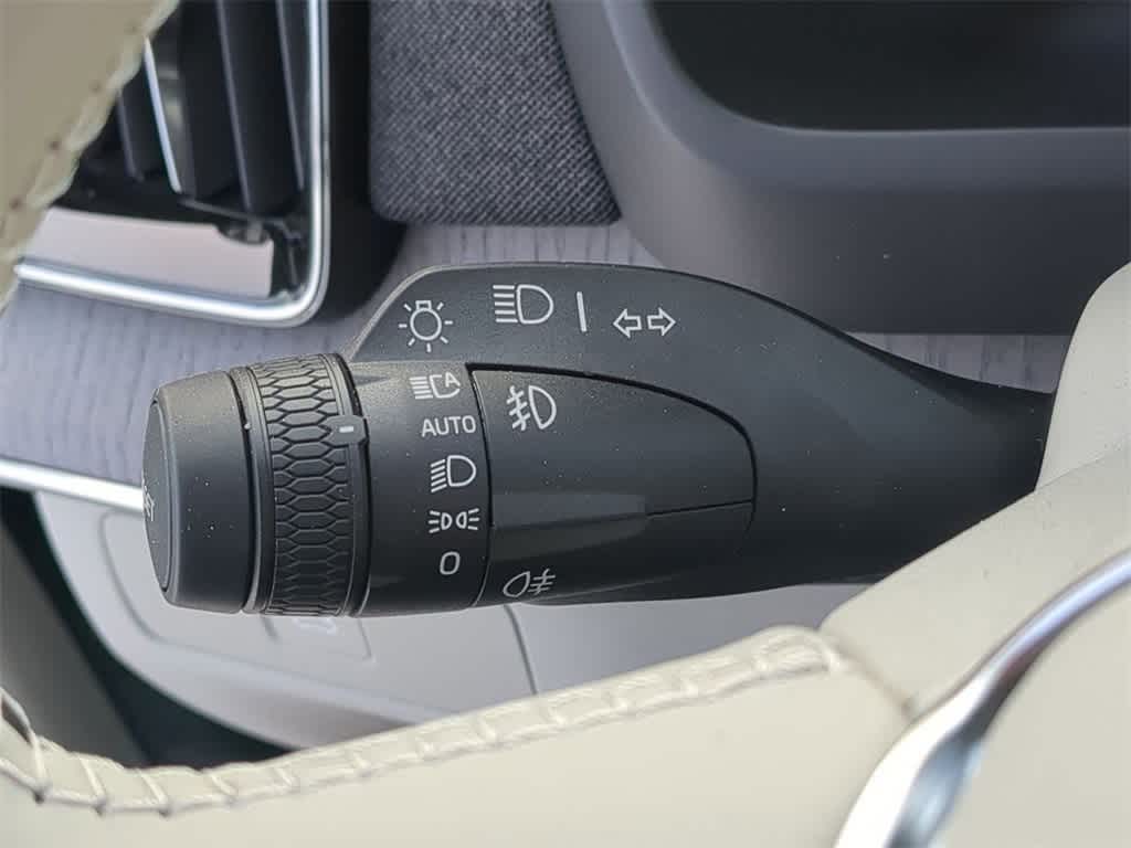 Thumbnail: 2026 Volvo XC90 - 18