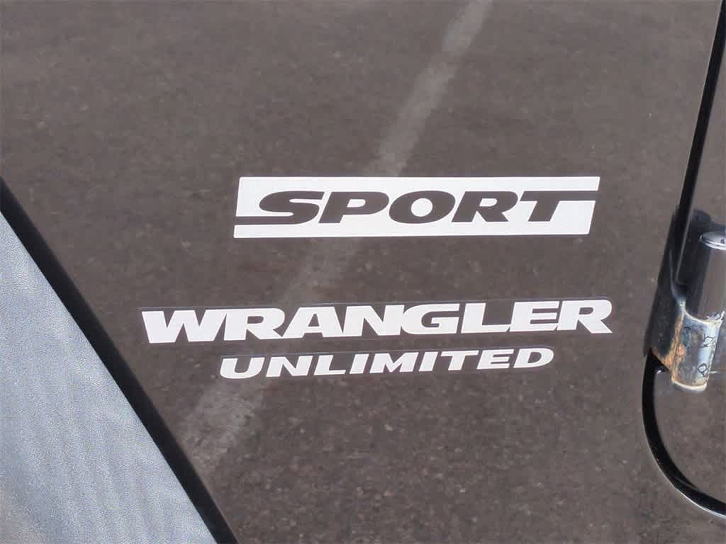 Thumbnail: 2017 Jeep Wrangler - 12