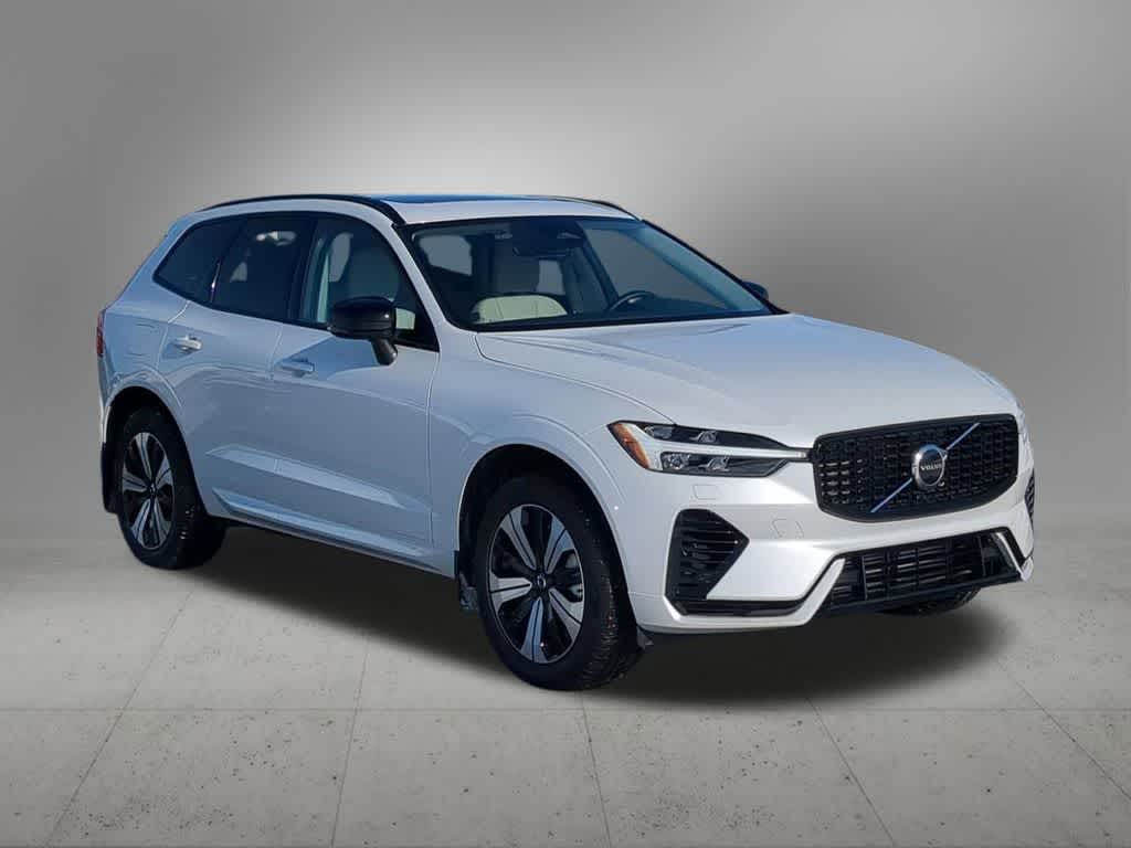 Thumbnail: 2025 Volvo XC60 - 8