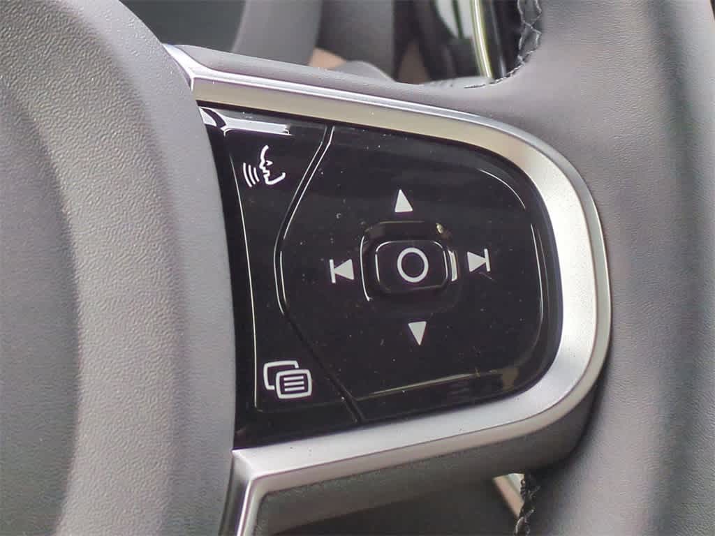 Thumbnail: 2026 Volvo XC60 - 25