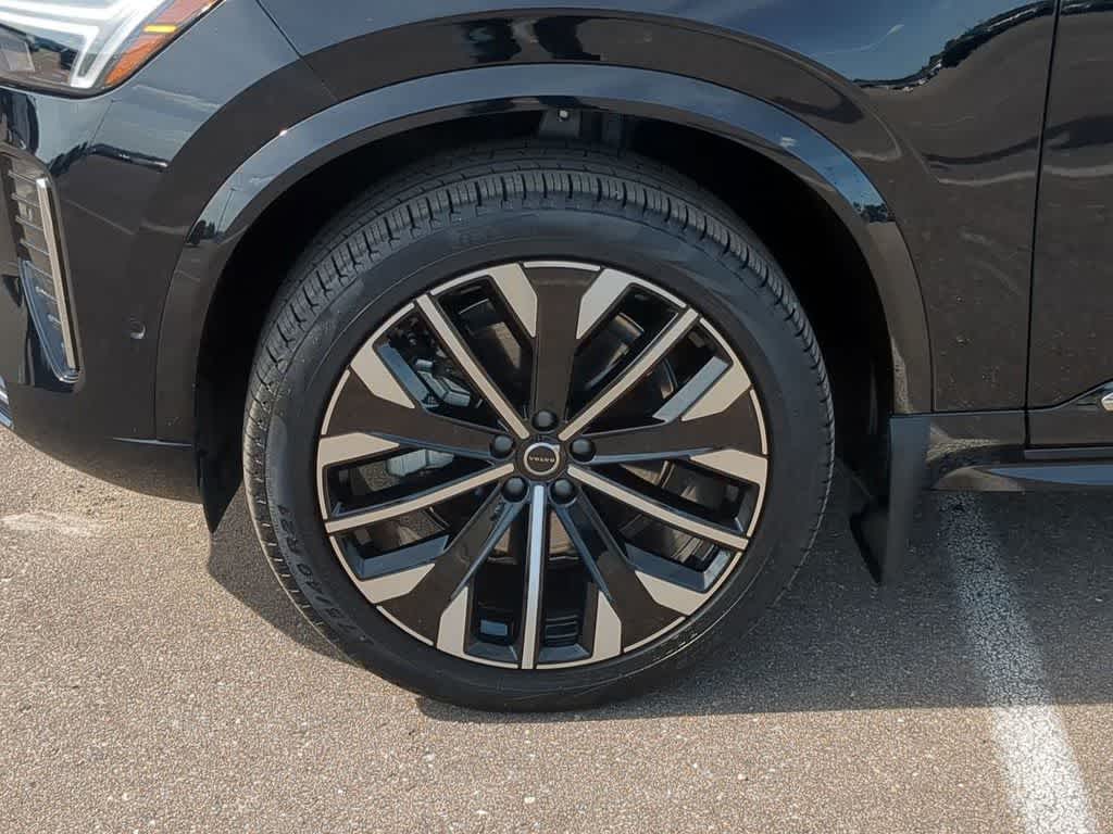 2026 Volvo XC90 Plus - Photo 13