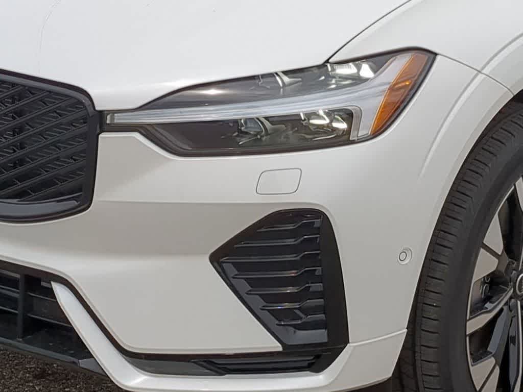 Thumbnail: 2026 Volvo XC60 - 10