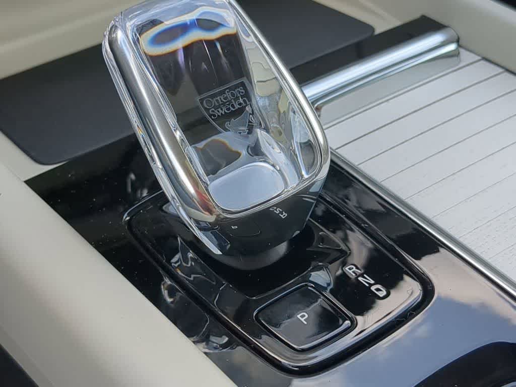 Thumbnail: 2026 Volvo XC60 - 30