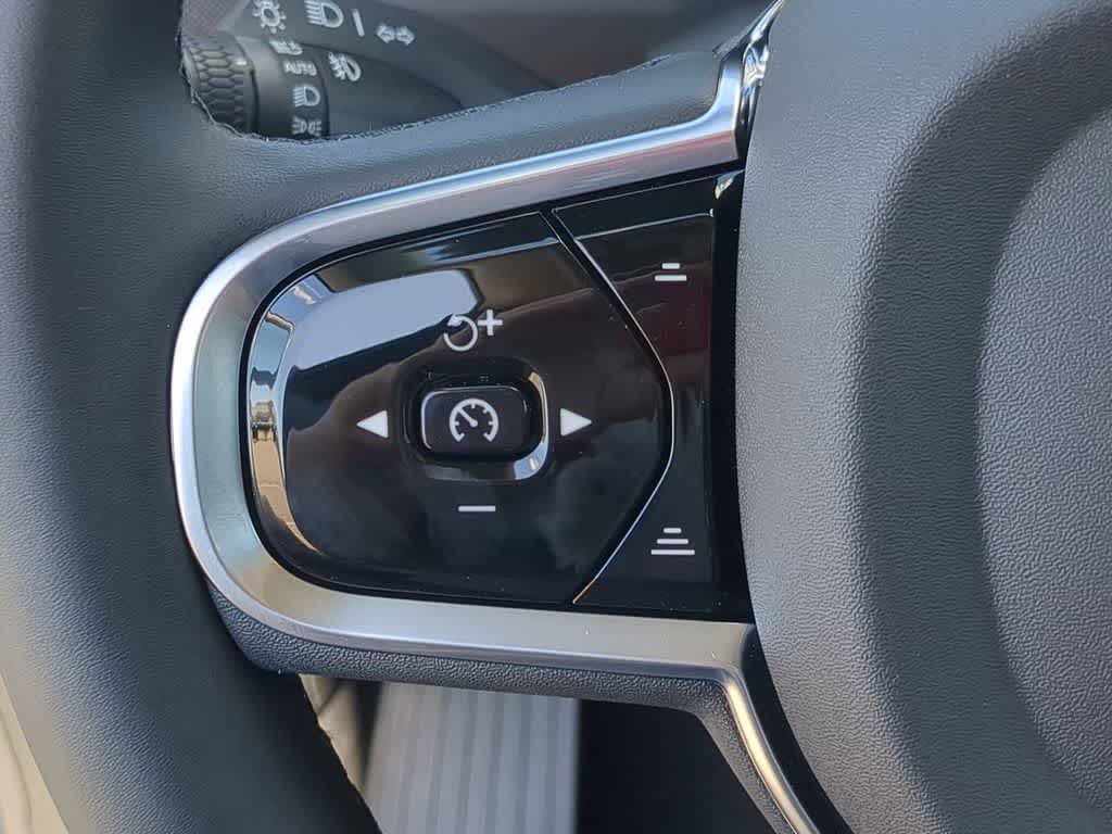 Thumbnail: 2026 Volvo XC90 - 22