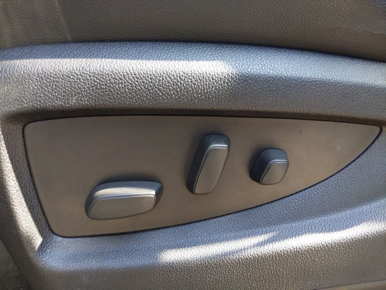 Thumbnail: 2016 Chevrolet Silverado 1500 - 17