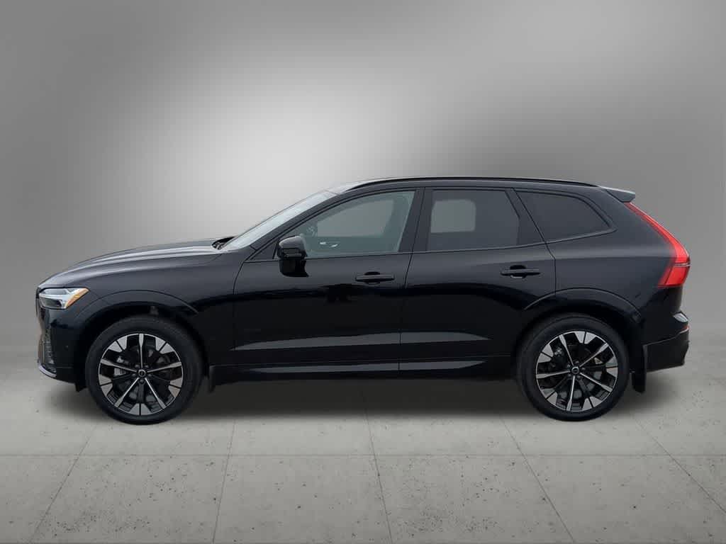 Thumbnail: 2026 Volvo XC60 - 3