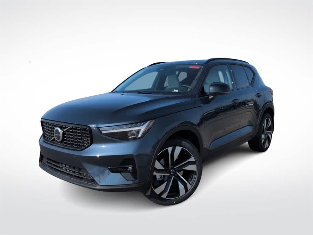 Thumbnail: 2026 Volvo XC40 - 1