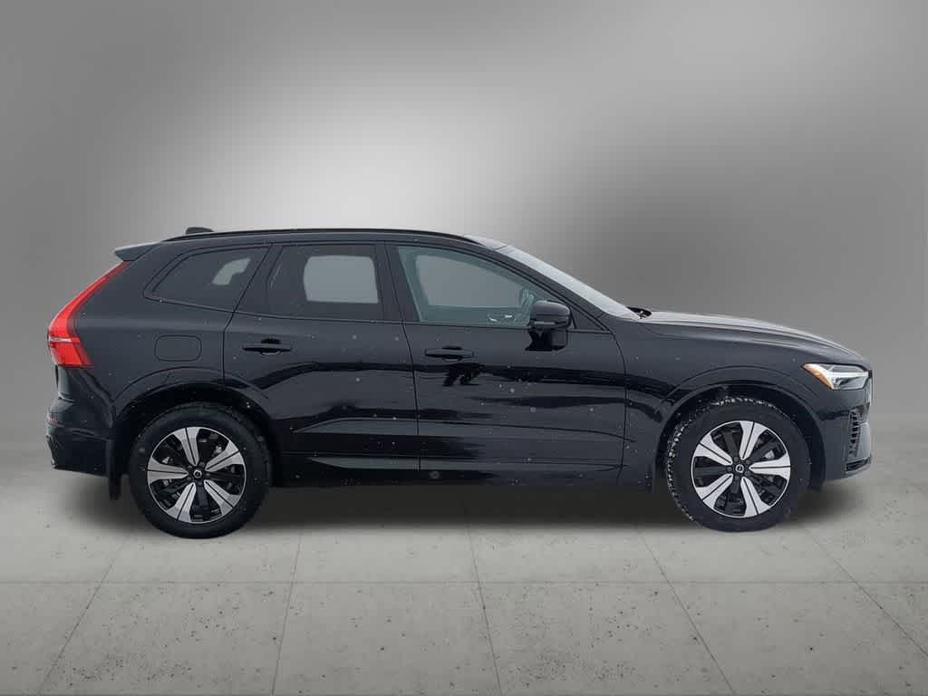 Thumbnail: 2025 Volvo XC60 - 7