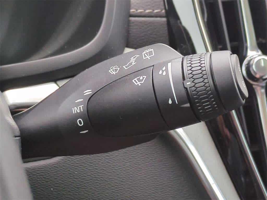 Thumbnail: 2026 Volvo S60 - 27