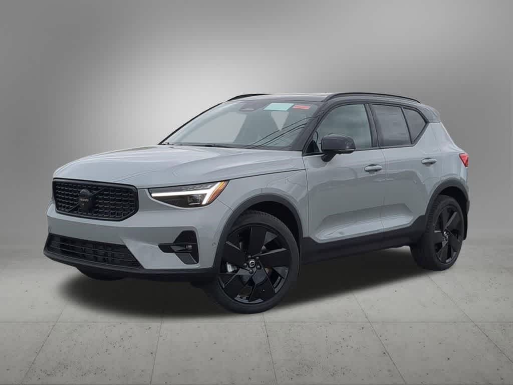 2026 Volvo XC40 B5 Ultra Black Edition SUV