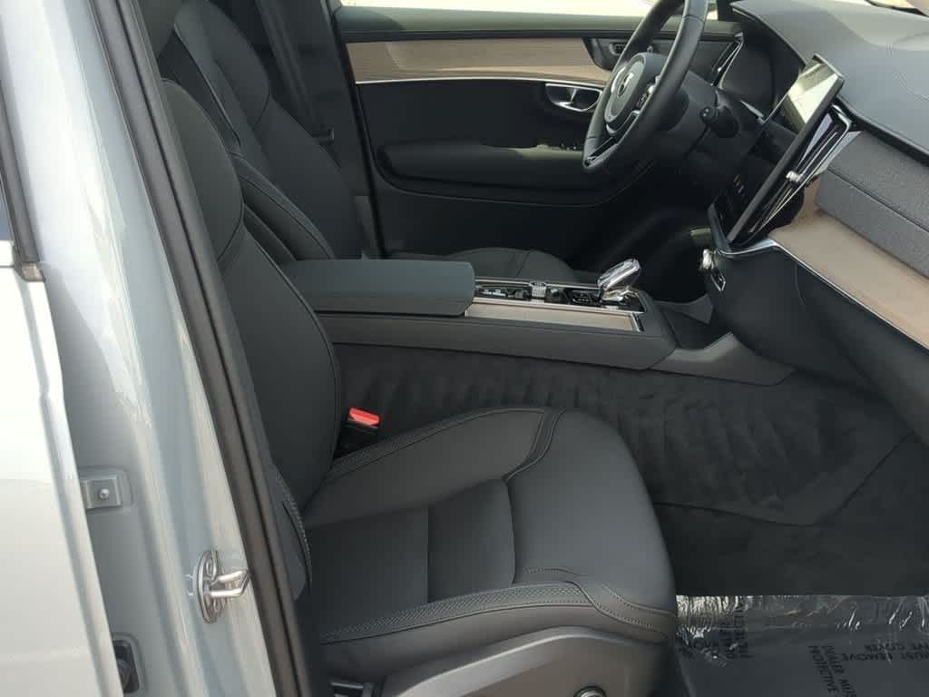 2026 Volvo XC90 Plus - Photo 20