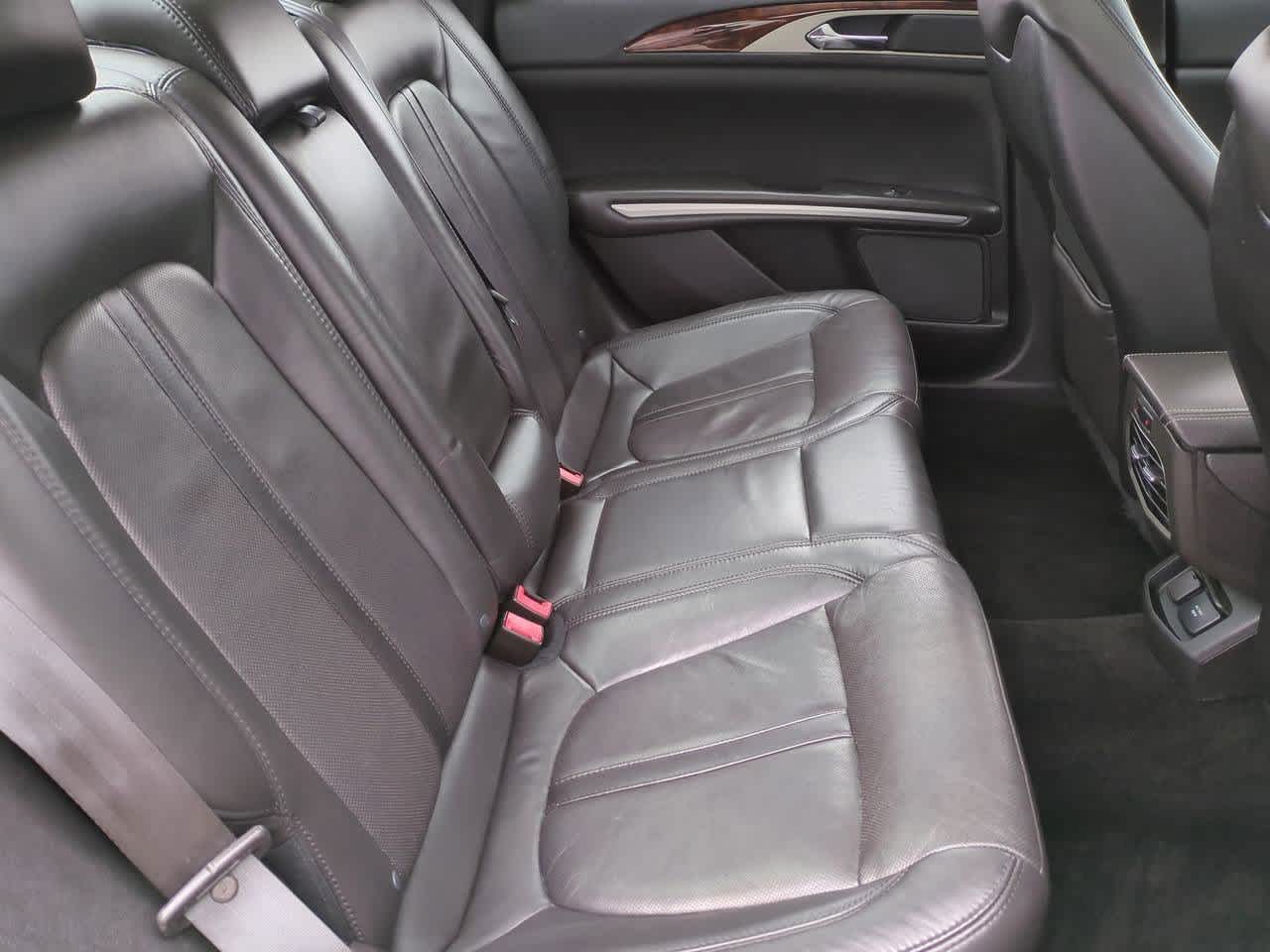 Thumbnail: 2013 Lincoln MKZ - 20