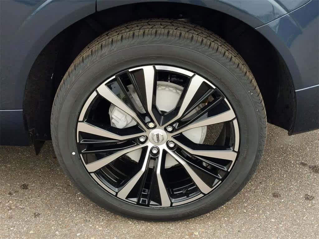 Thumbnail: 2025 Volvo XC60 - 12