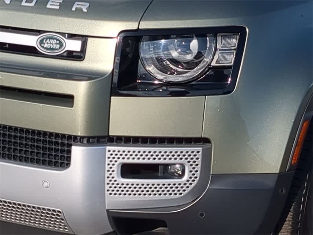 Thumbnail: 2022 Land Rover Defender - 10