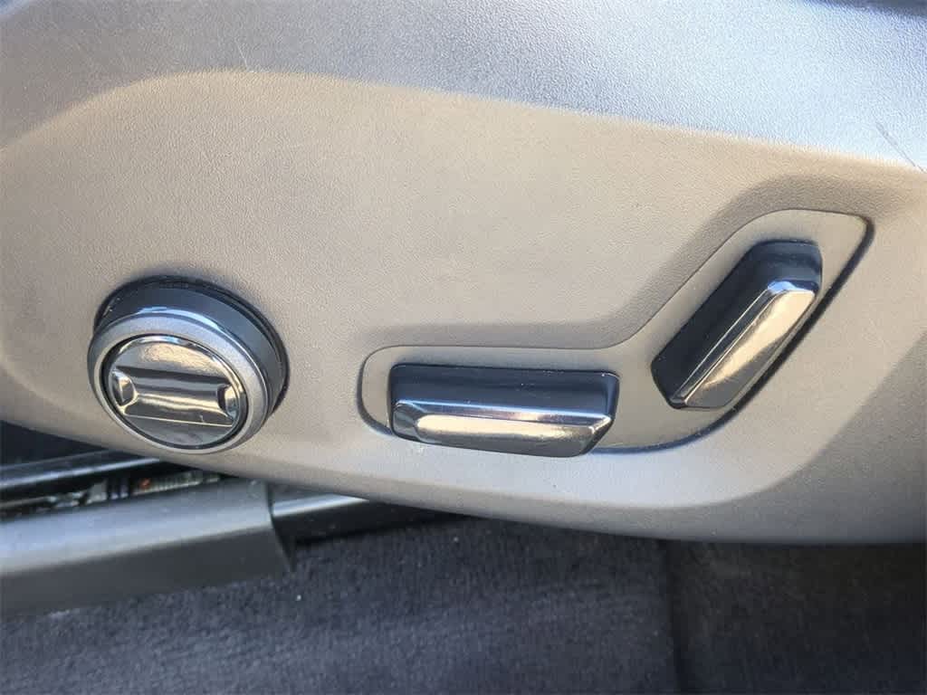 Thumbnail: 2024 Volvo XC60 - 16