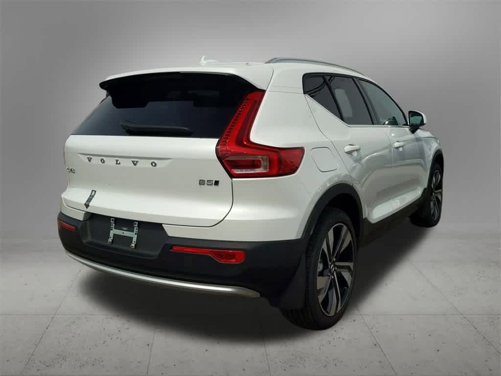 Thumbnail: 2025 Volvo XC40 - 6