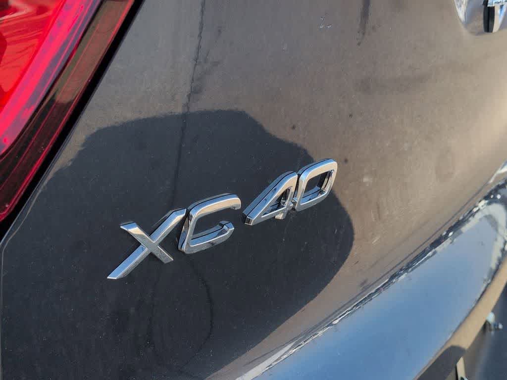 Thumbnail: 2026 Volvo XC40 - 12