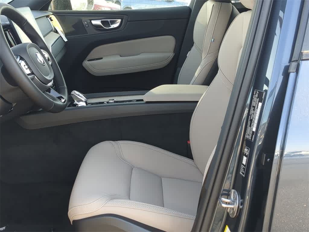 Thumbnail: 2026 Volvo XC60 - 15