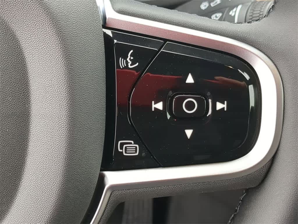 Thumbnail: 2026 Volvo XC60 - 23