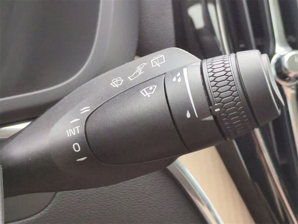 Thumbnail: 2026 Volvo XC60 - 26