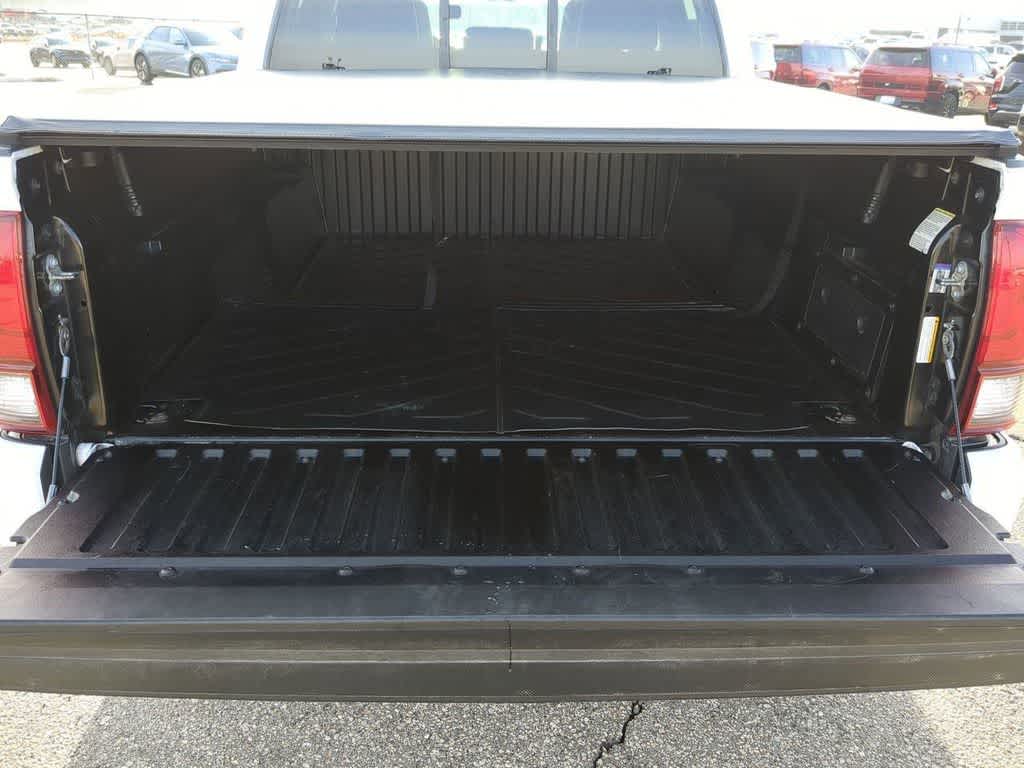 Thumbnail: 2019 Toyota Tacoma - 32