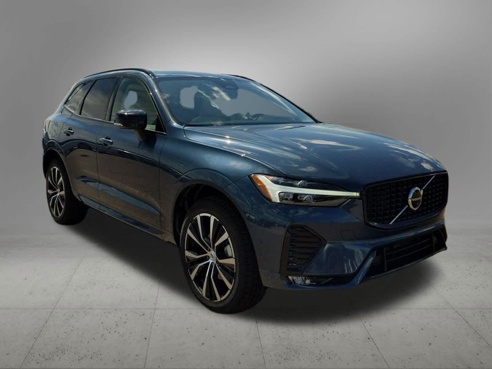 2025 Volvo XC60 B5 Plus 8