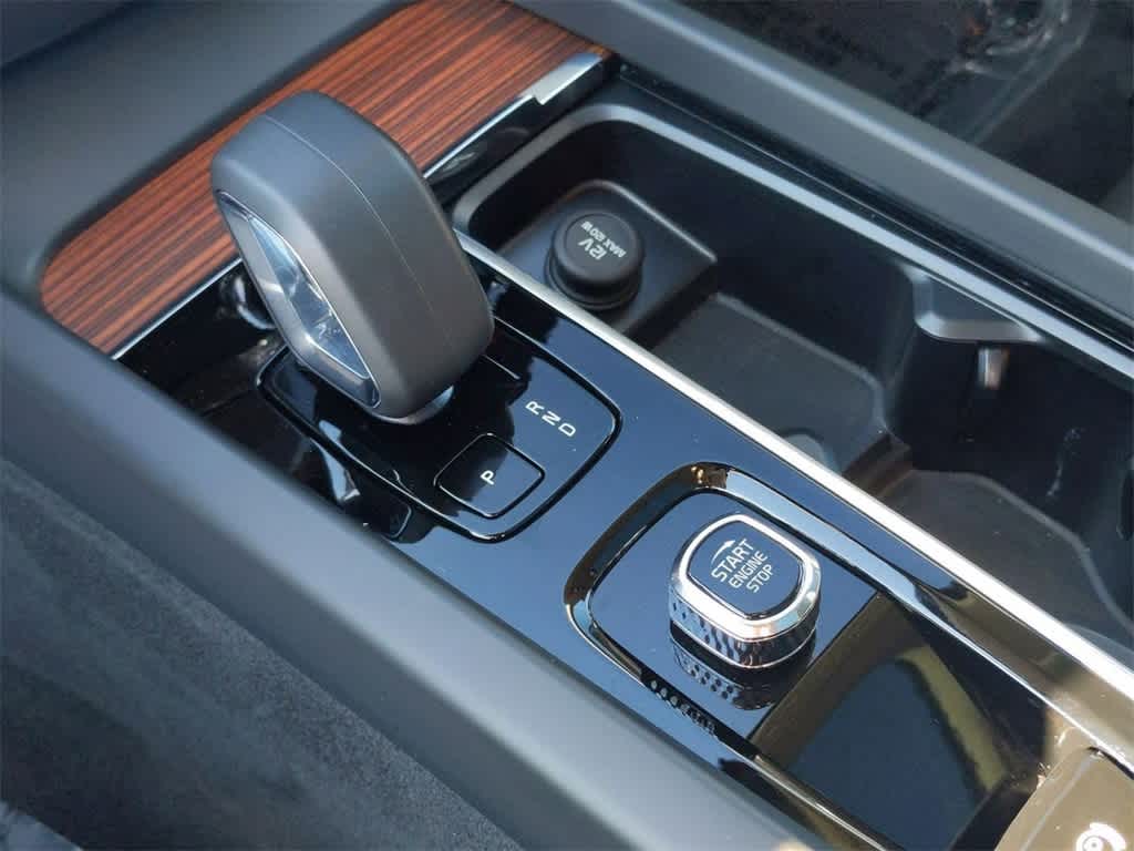 Thumbnail: 2025 Volvo S60 - 26