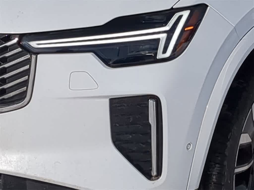 Thumbnail: 2025 Volvo XC90 - 10