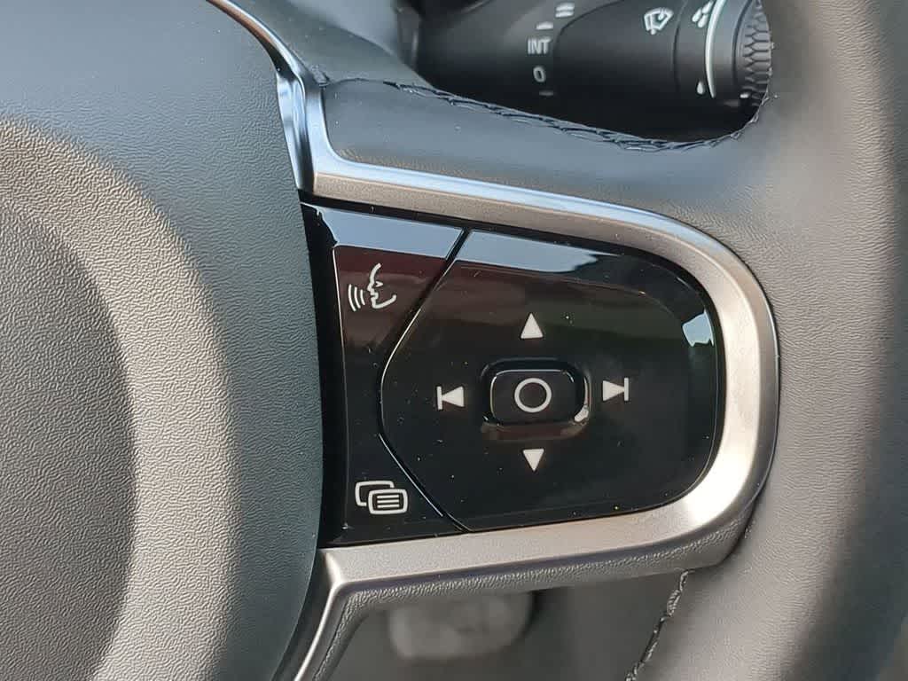 Thumbnail: 2026 Volvo XC60 - 23