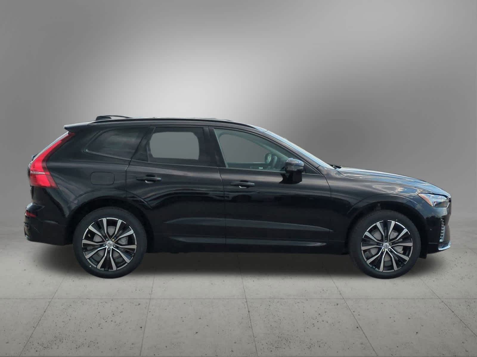 Thumbnail: 2025 Volvo XC60 - 7