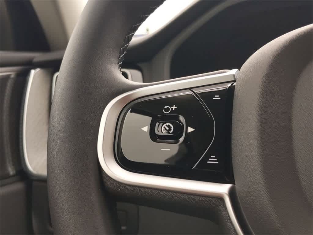 Thumbnail: 2025 Volvo XC60 - 22