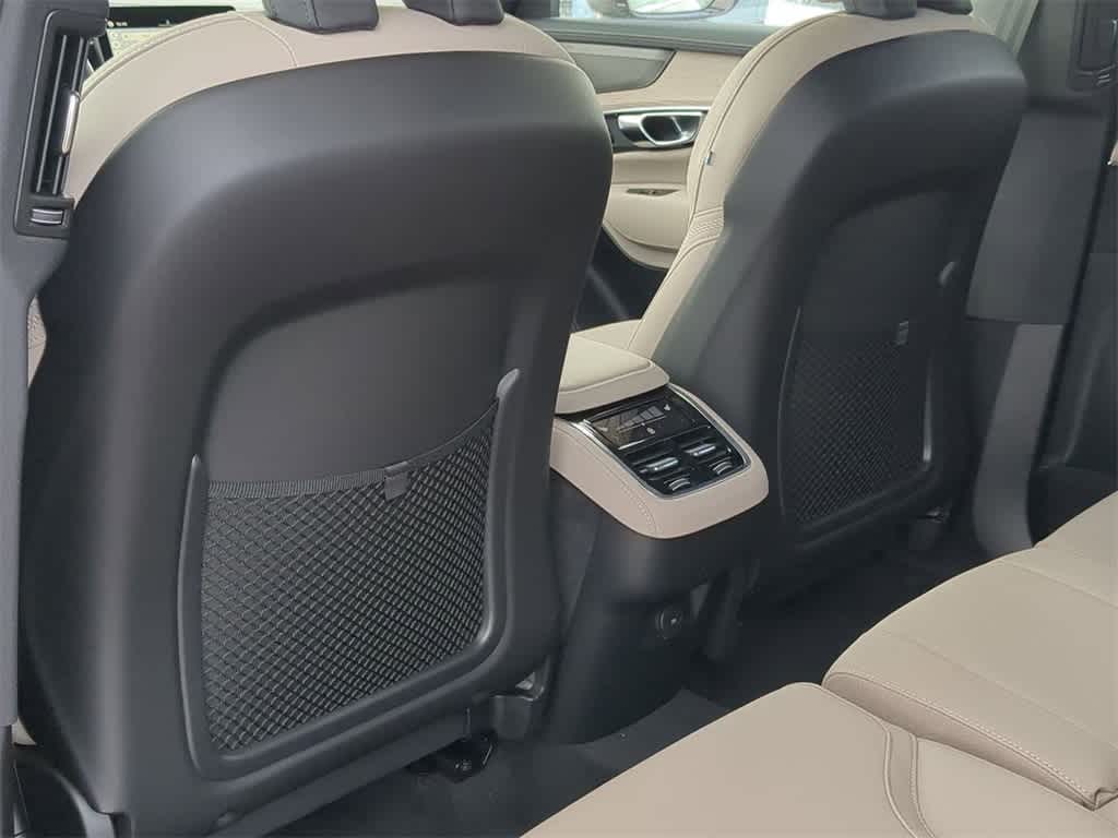 Thumbnail: 2026 Volvo XC90 - 17
