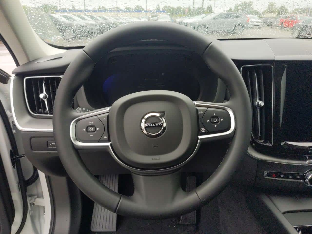 Thumbnail: 2025 Volvo XC60 - 20