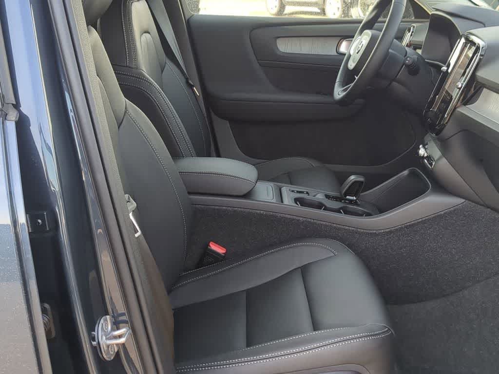 Thumbnail: 2026 Volvo XC40 - 20