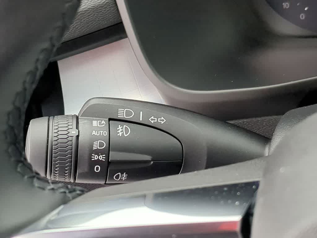 Thumbnail: 2026 Volvo XC40 - 26