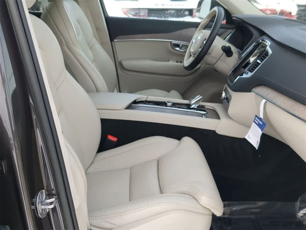 Thumbnail: 2023 Volvo XC90 - 22